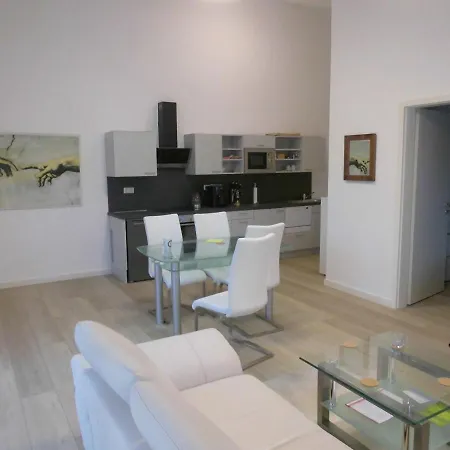 Apartment 2-zimmerwohnung Mit Balkon Ludwigsfelde